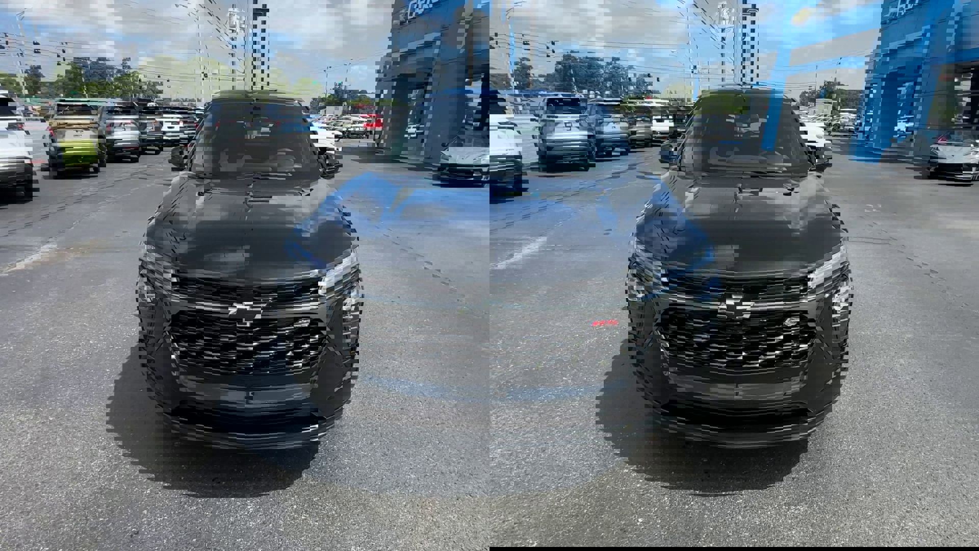 2025 Chevrolet Trax photo 3