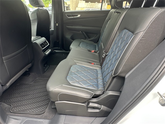 2025 Volkswagen Atlas Cross Sport SEL Premium R-Line photo 21