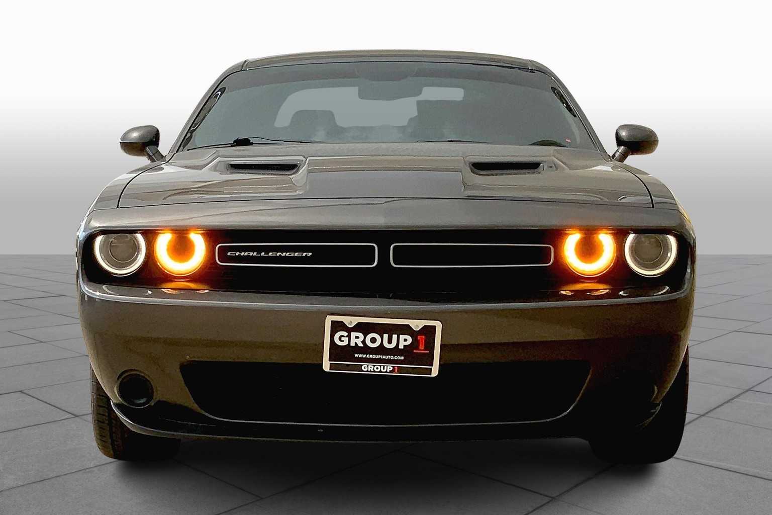 2020 Dodge Challenger SXT photo 3