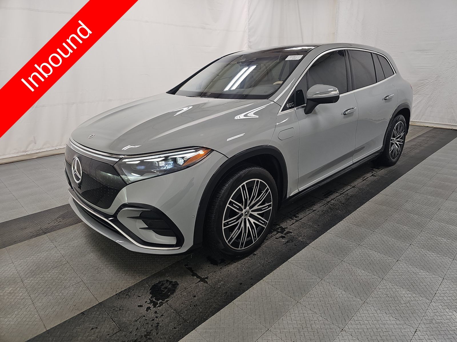 2023 Mercedes-Benz EQS SUV Base's photo