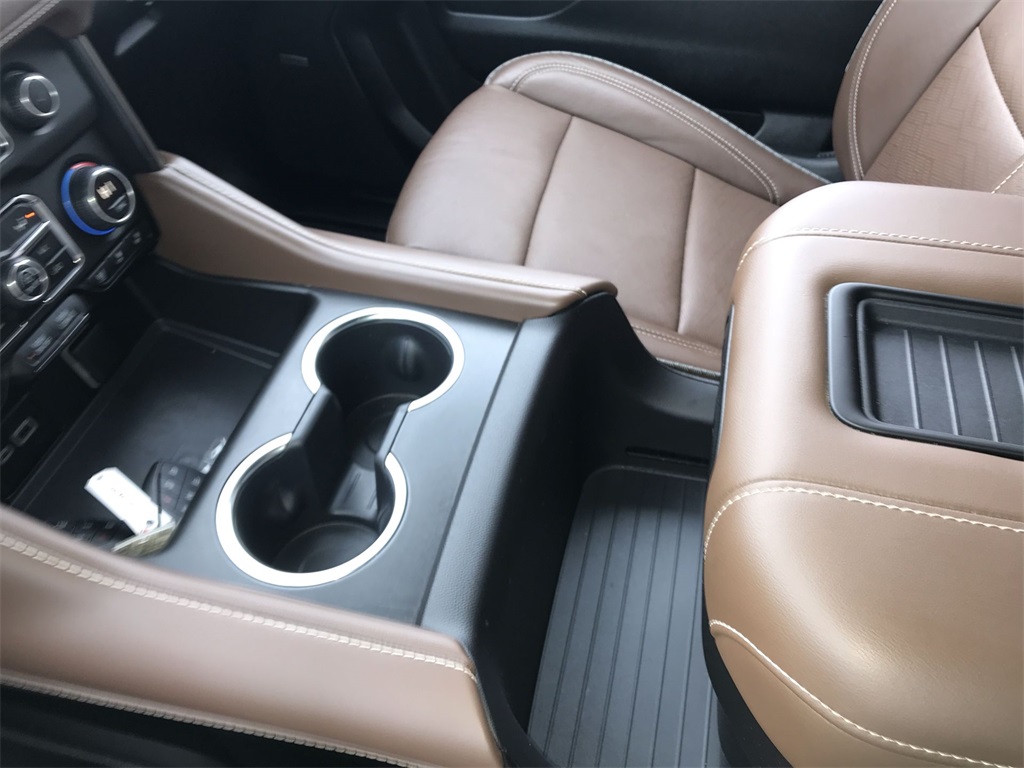 2023 Chevrolet Suburban High Country photo 20