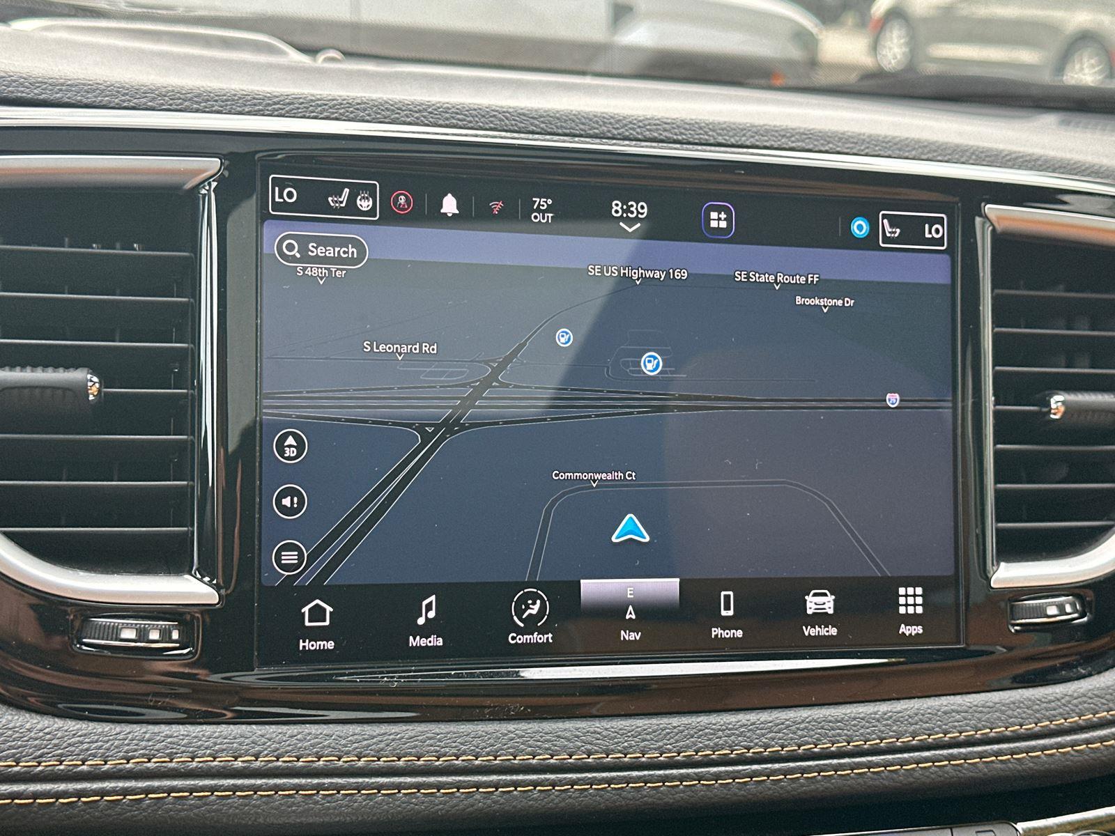 2023 Chrysler Pacifica Hybrid Pinnacle photo 26