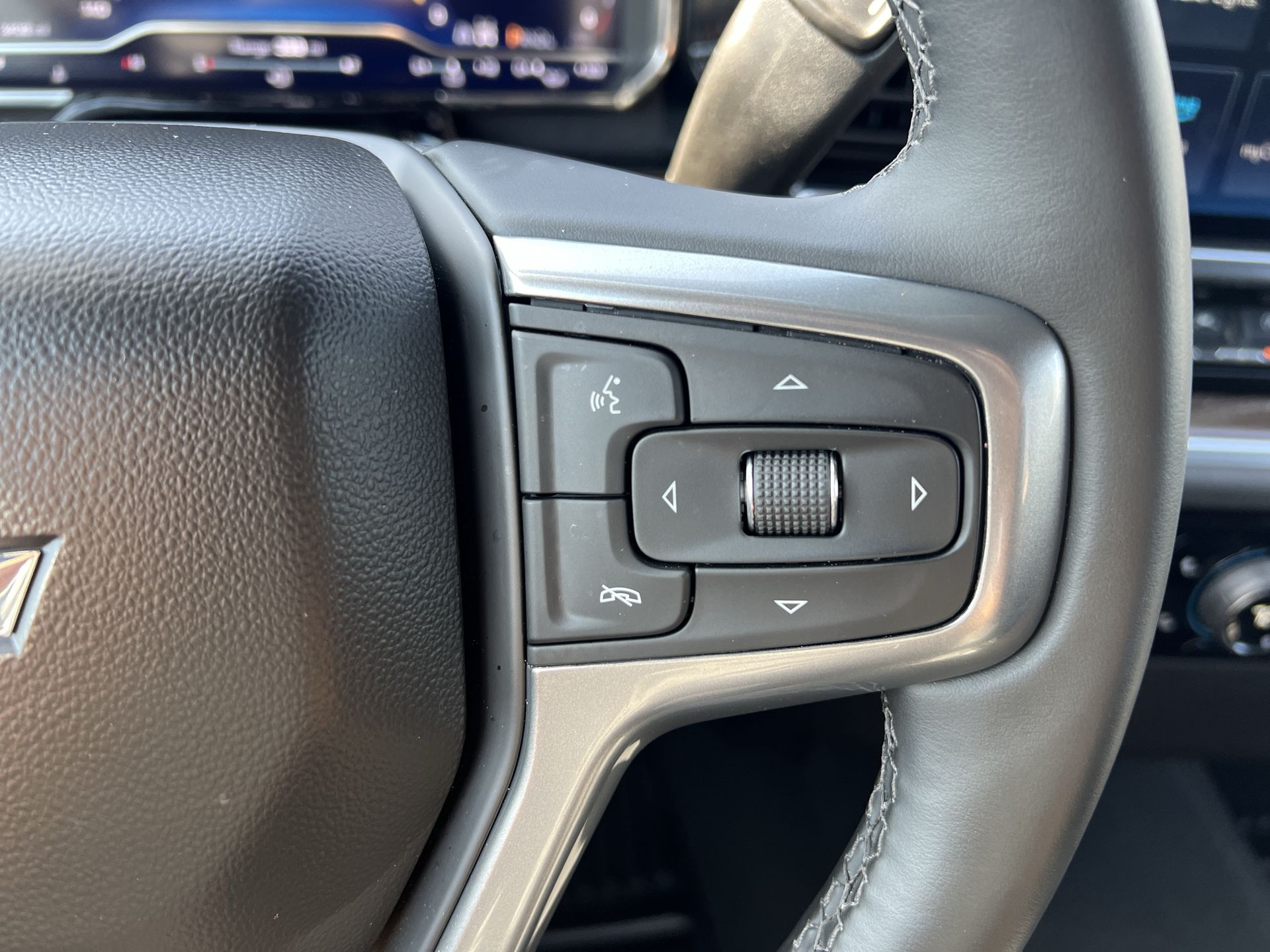 2025 Chevrolet Silverado 1500 LT photo 18