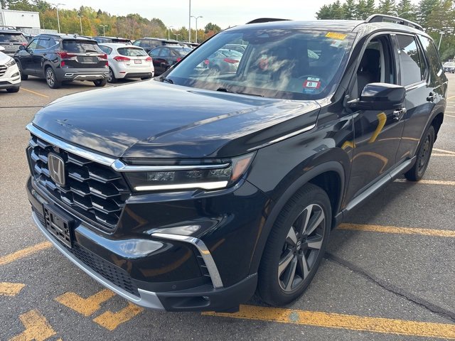 2023 Honda Pilot Elite photo 2