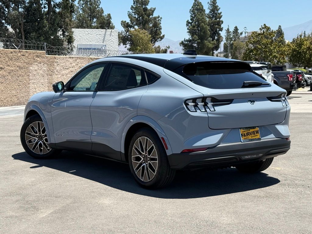 2025 Ford Mustang Mach-E Premium photo 4