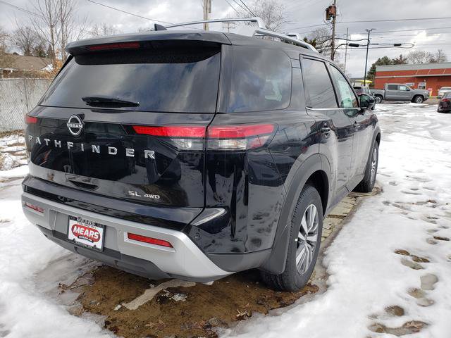 2025 Nissan Pathfinder SL photo 3