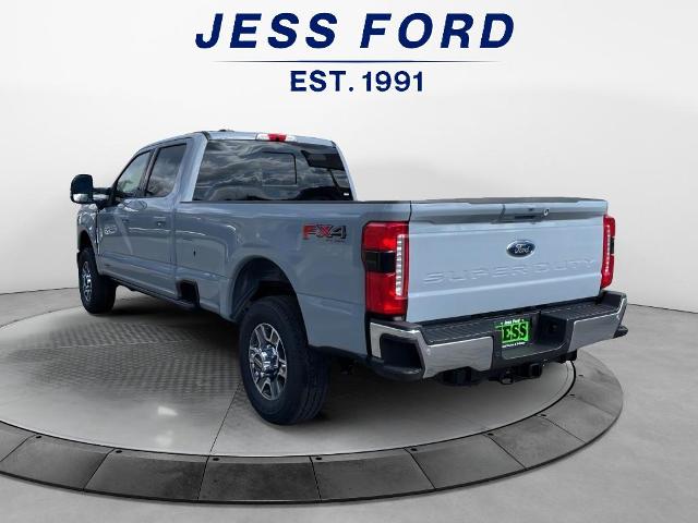 2025 Ford F-350 Lariat photo 3