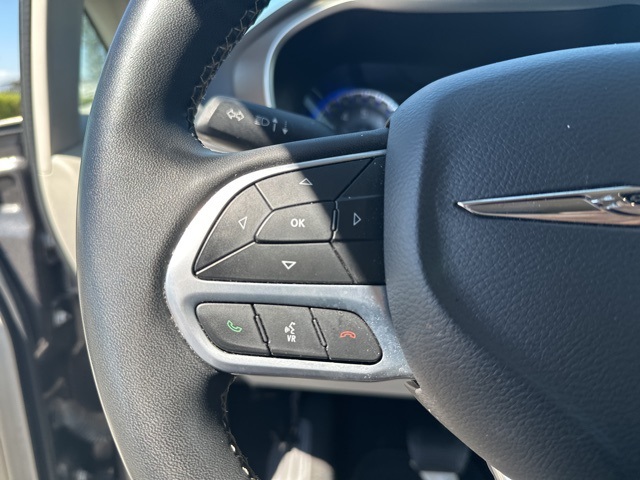 2022 Chrysler Voyager LX photo 12