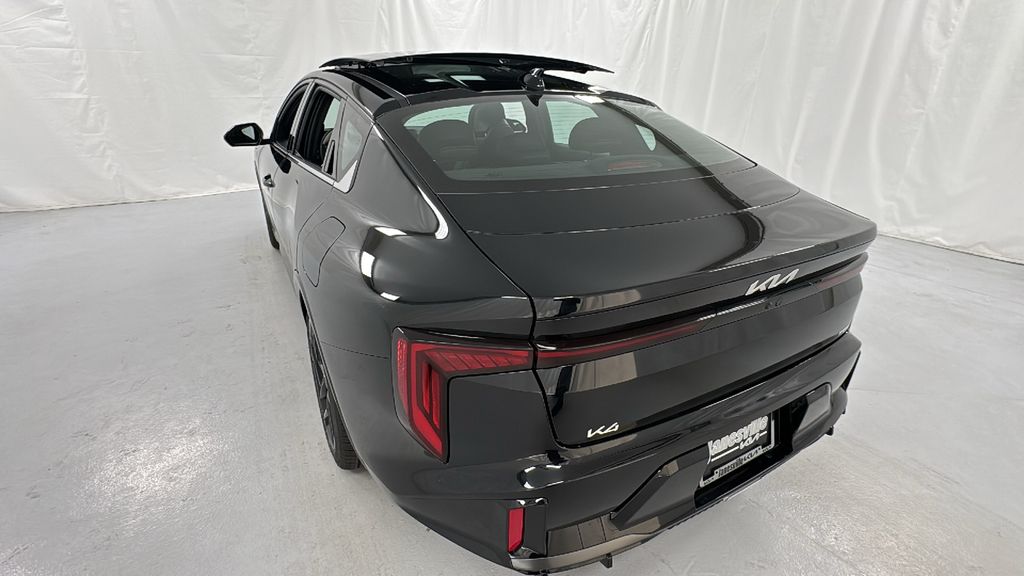 2025 Kia K4 GT-Line photo 5