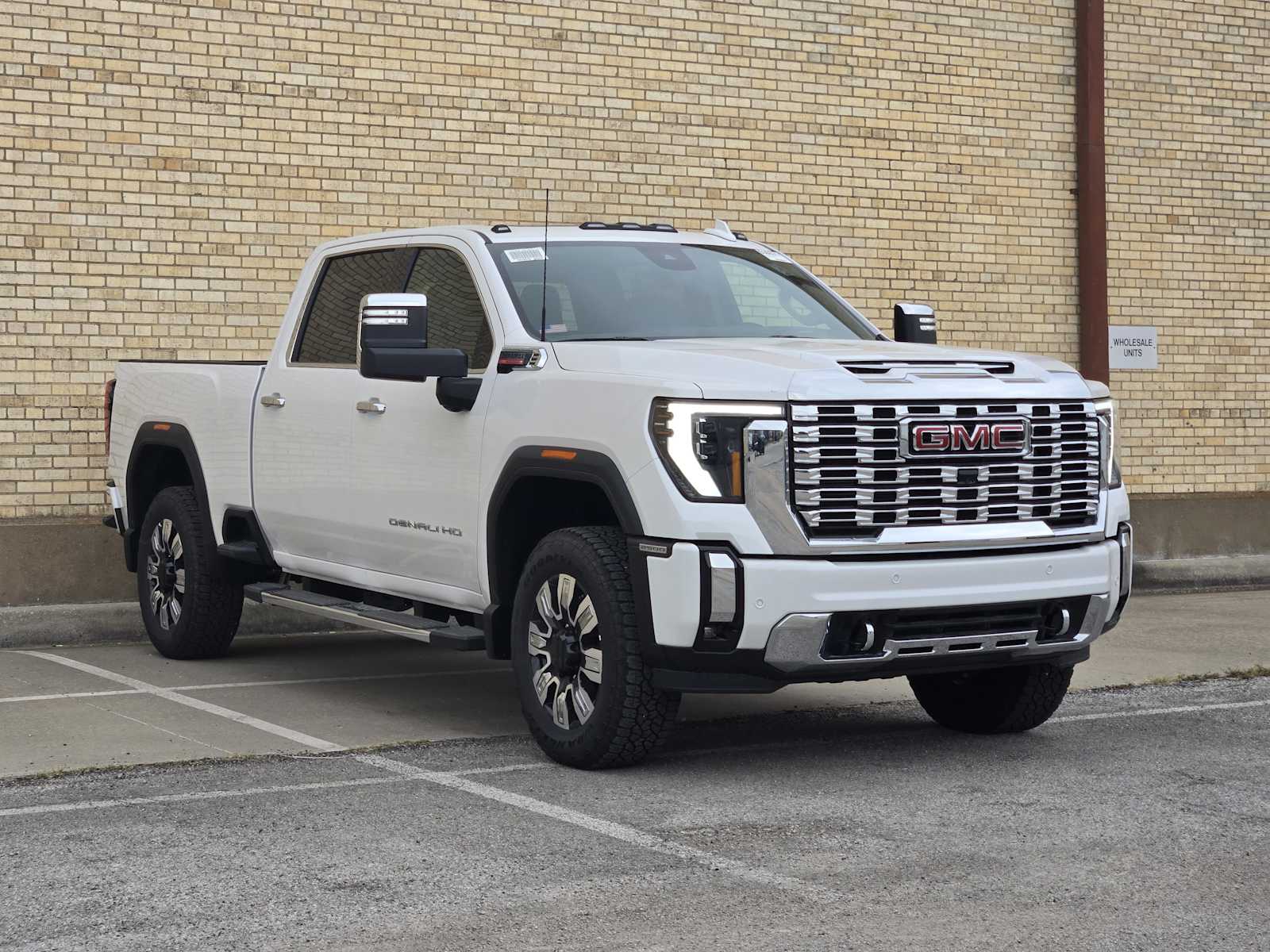 2025 Gmc Sierra 2500 HD Denali photo 2