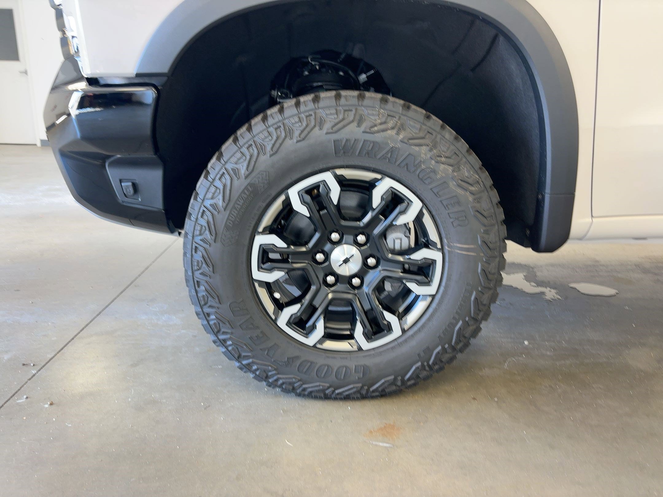 2026 Chevrolet Silverado ZR2 photo 11