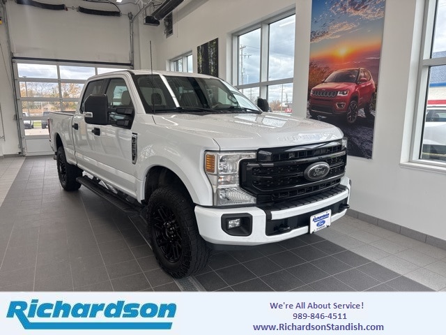 2022 Ford F-350 Super Duty XLT's photo