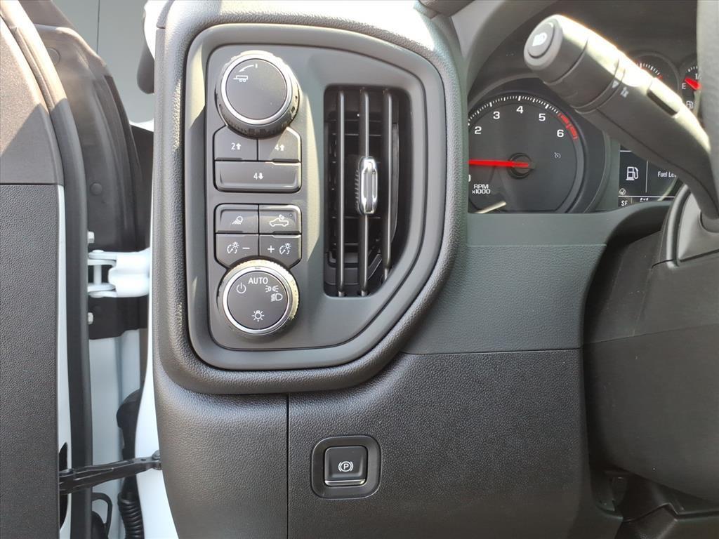 2026 Chevrolet Silverado 2500HD Custom photo 17