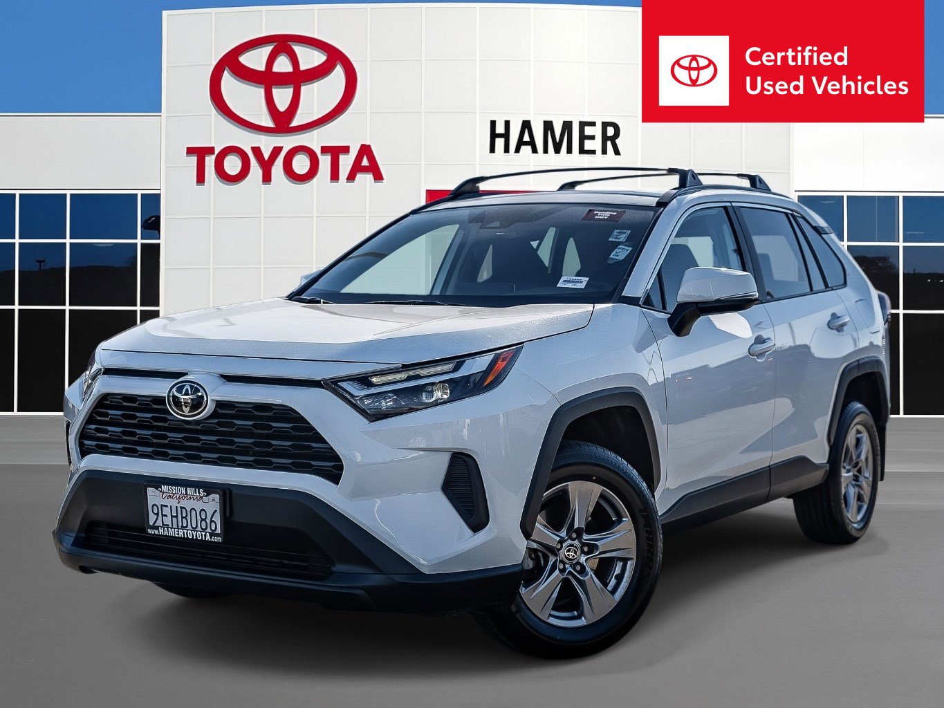 2022 Toyota RAV4 XLE's photo
