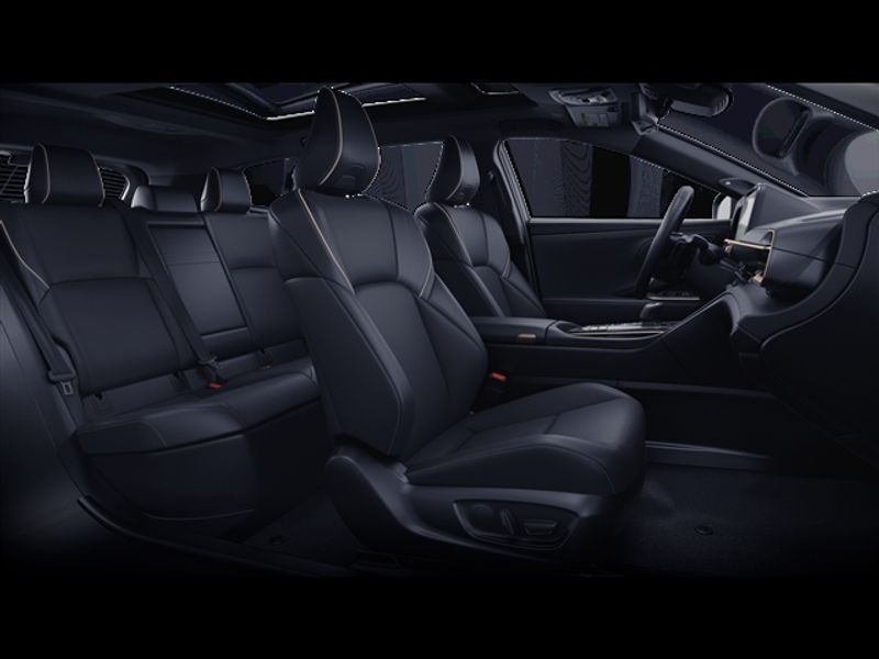 2025 Toyota Crown Signia Limited photo 2