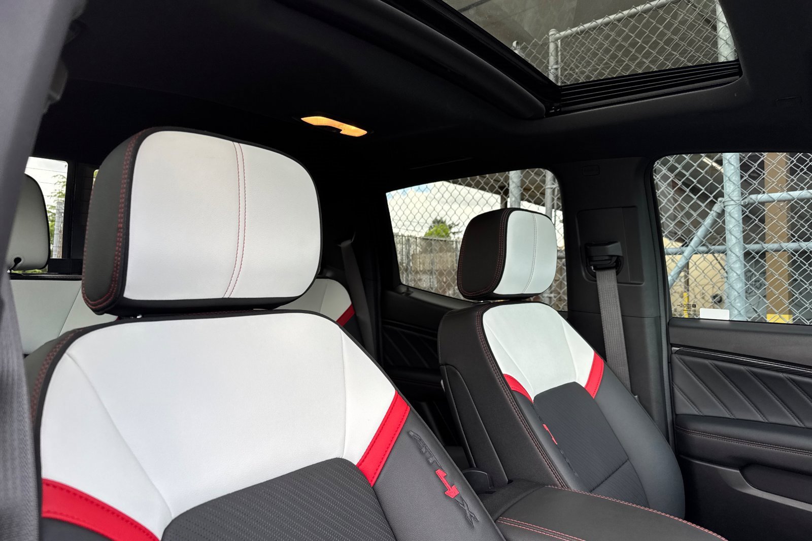 2024 Gmc Canyon AT4X photo 16