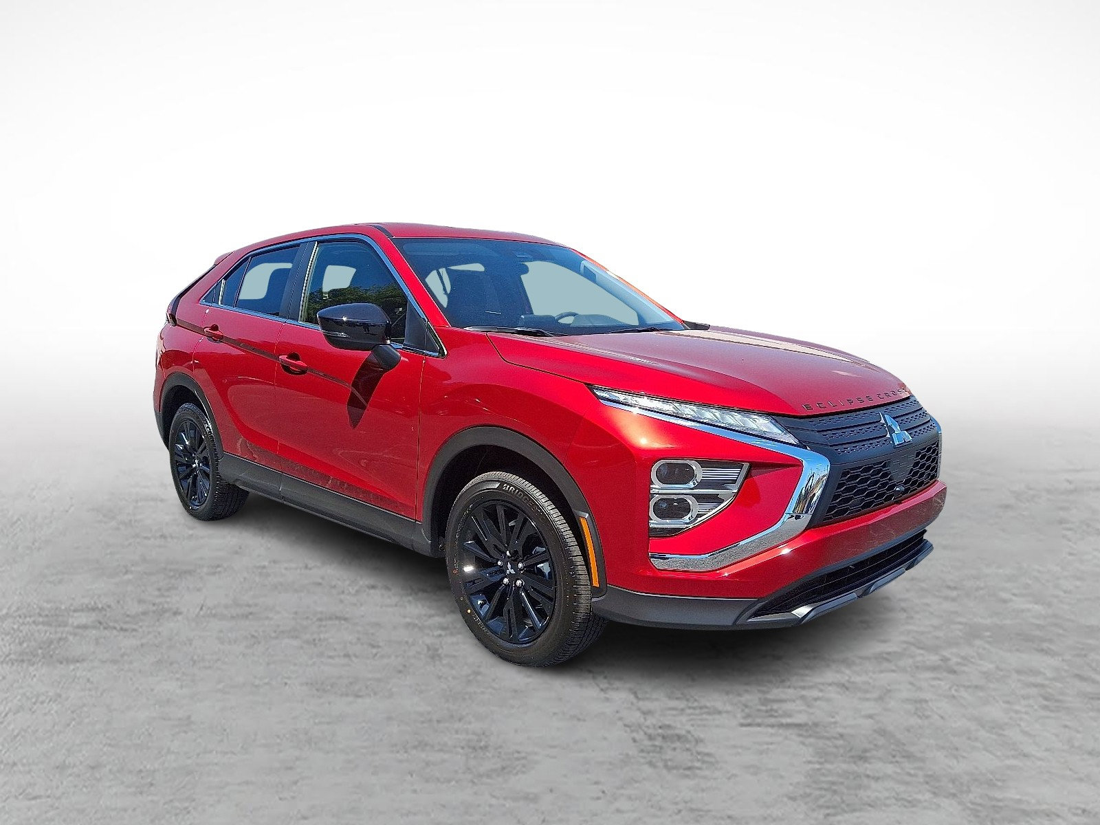 2025 Mitsubishi Eclipse Cross LE's photo