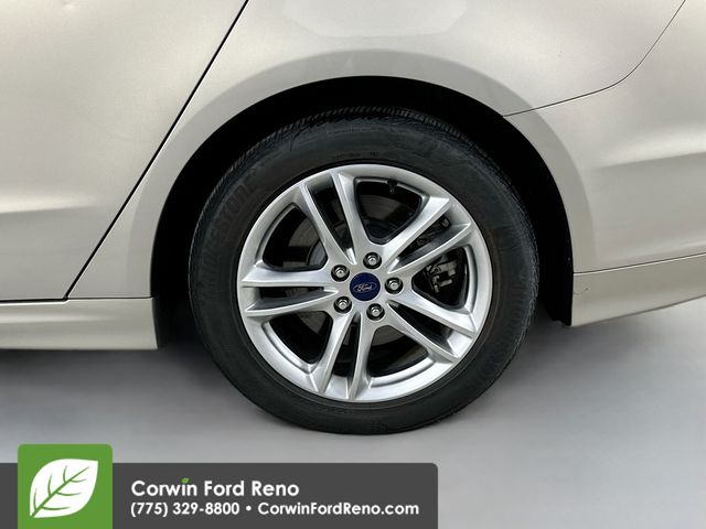 2015 Ford Fusion Energi Titanium photo 28