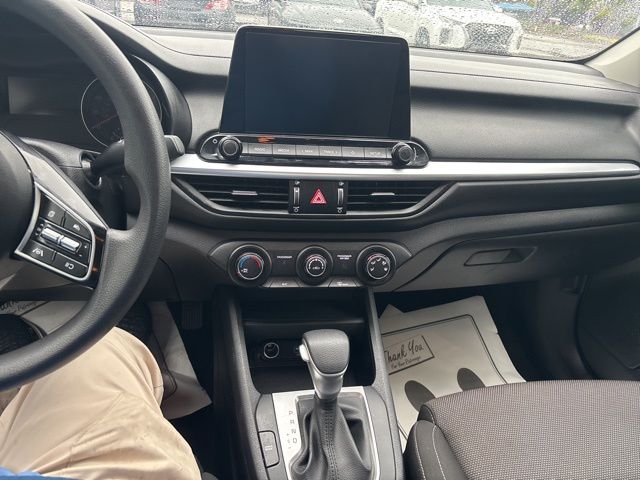 2023 Kia Forte LXS photo 9