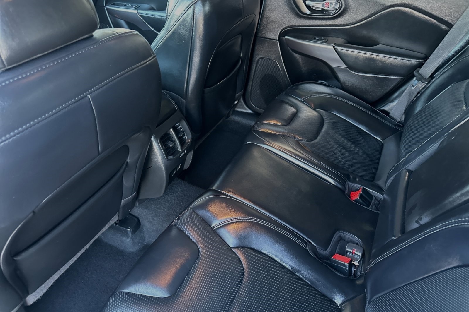 2021 Jeep Cherokee Latitude Lux photo 13