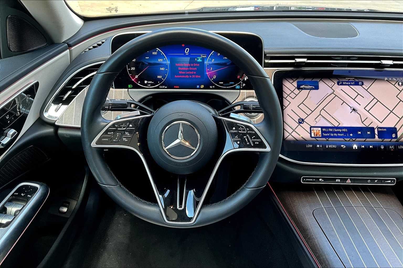 2025 Mercedes Benz E 350 4MATIC photo 5