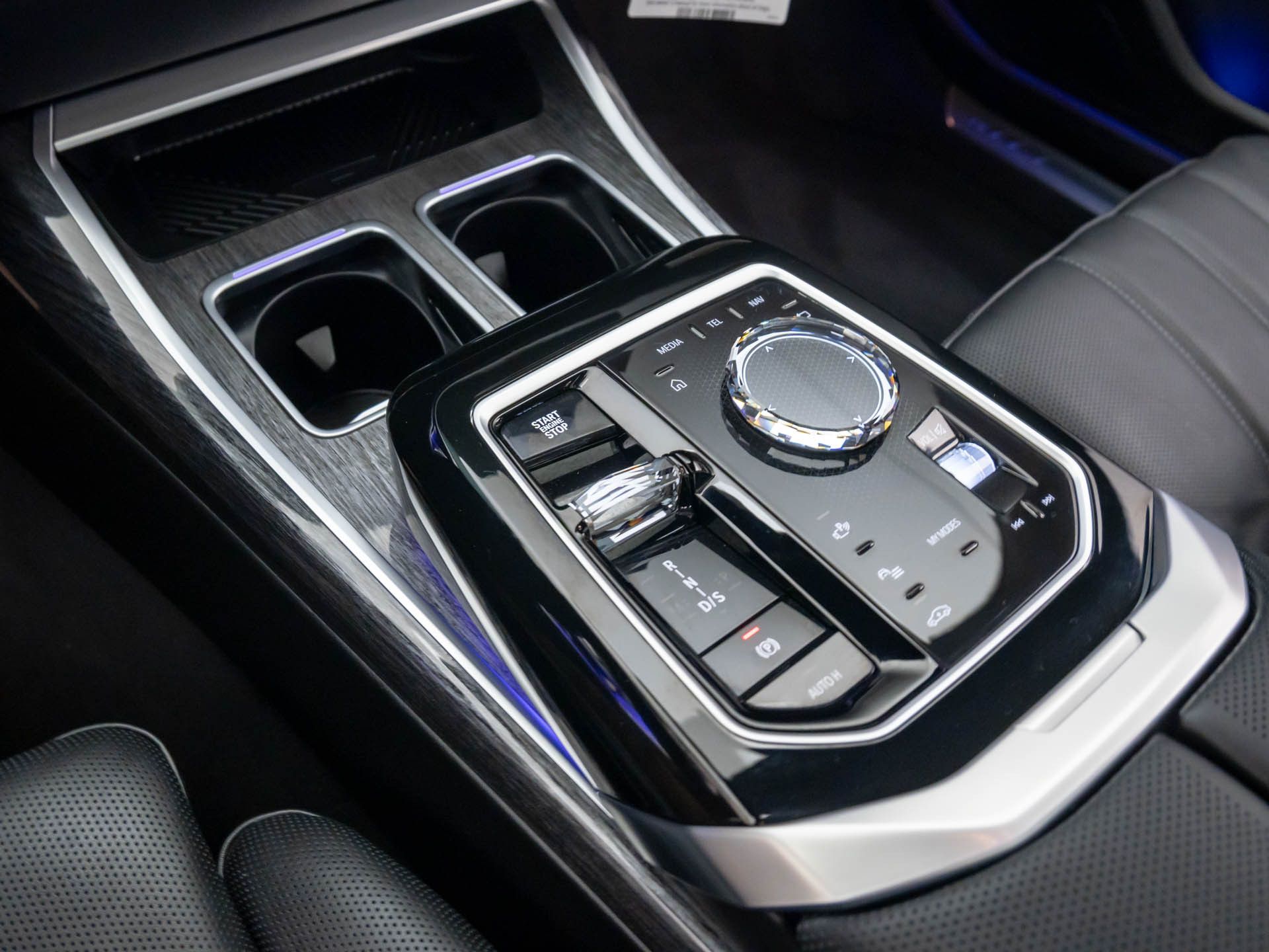 New 2025 Black Sapphire Metallic BMW 750e xDrive image 12