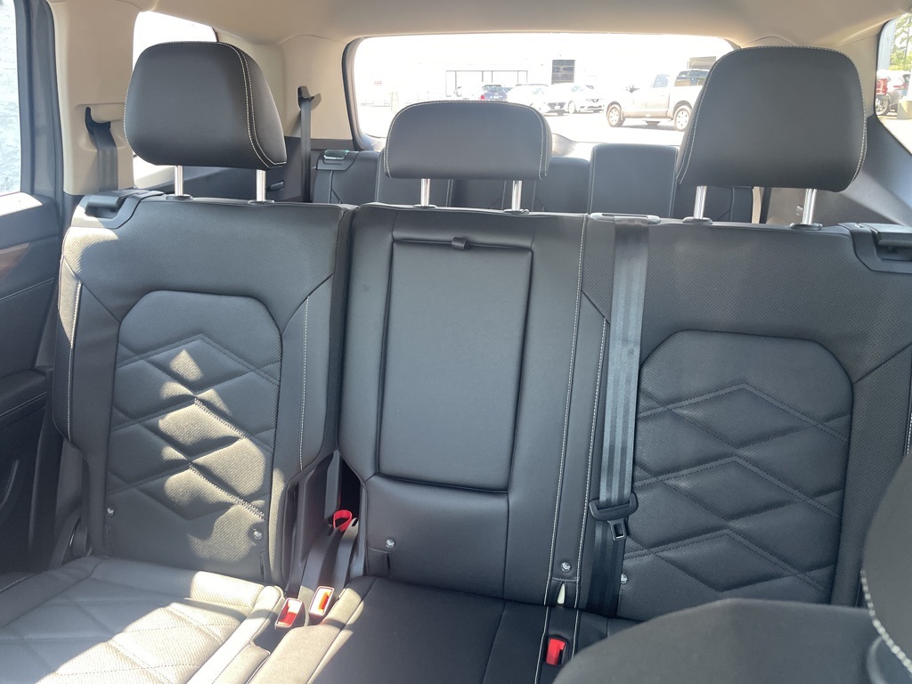 2025 Volkswagen Atlas SE photo 7