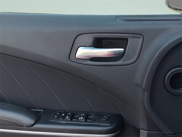 2022 Dodge Charger SXT photo 23