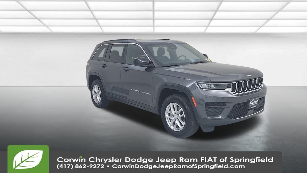 2024 Jeep Grand Cherokee Laredo photo 3