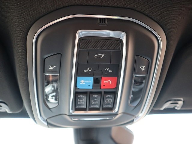 2024 Jeep Wagoneer Base photo 30
