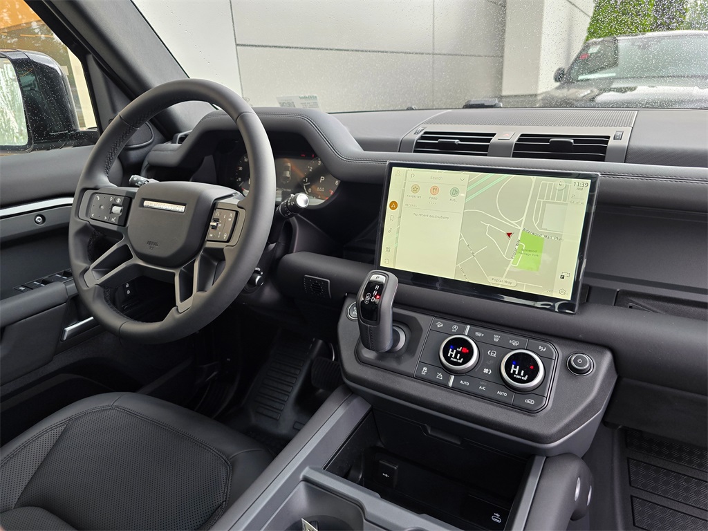 2025 Land Rover Defender 110 S photo 30