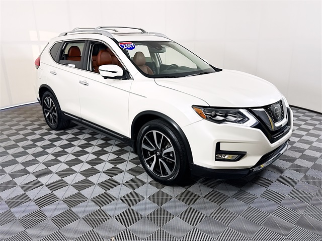 2017 Nissan Rogue SL's photo