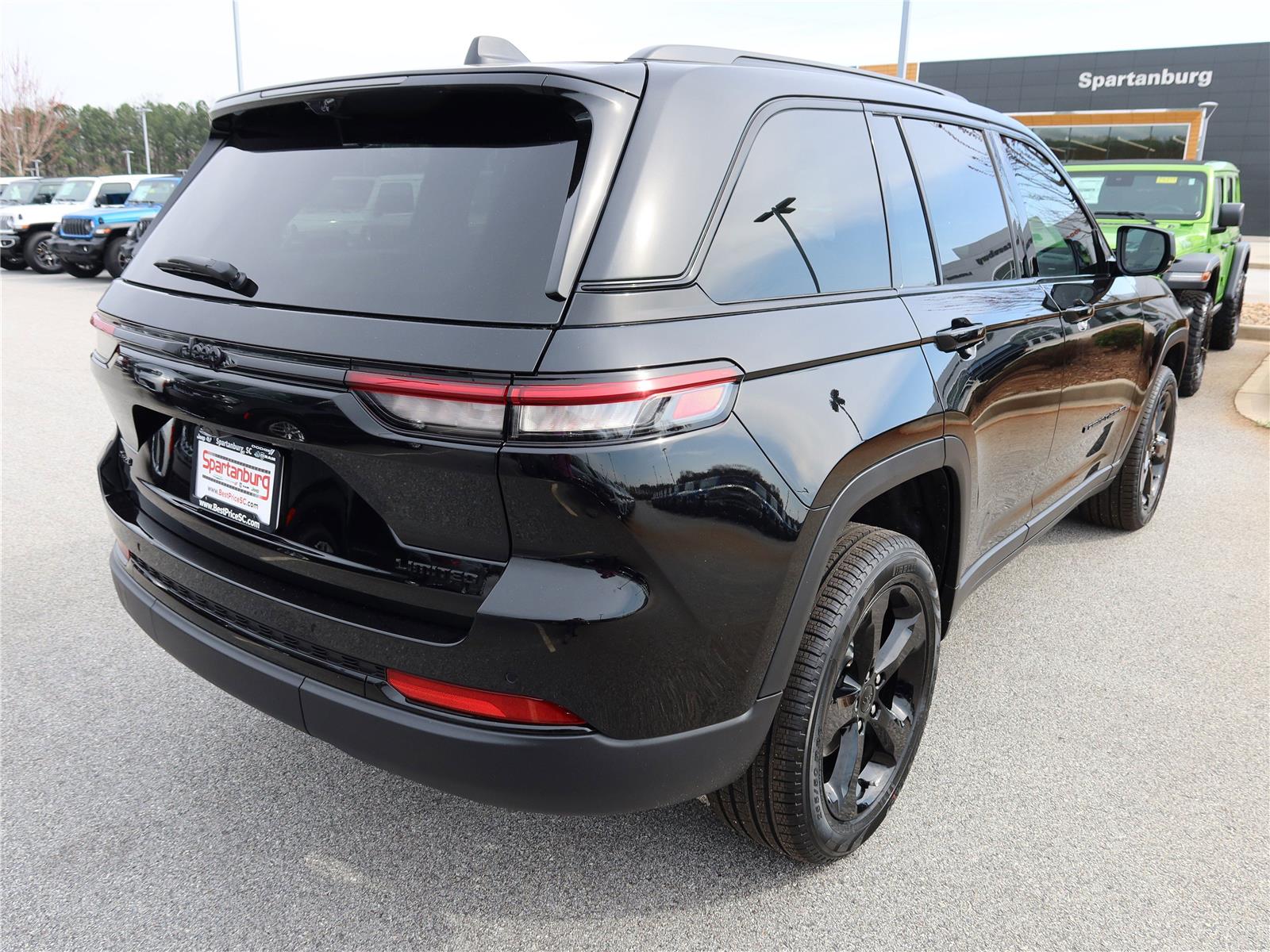 2025 Jeep Grand Cherokee Limited photo 4