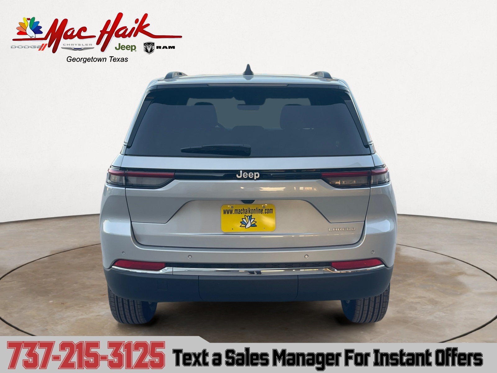 2025 Jeep Grand Cherokee Laredo Altitude photo 3