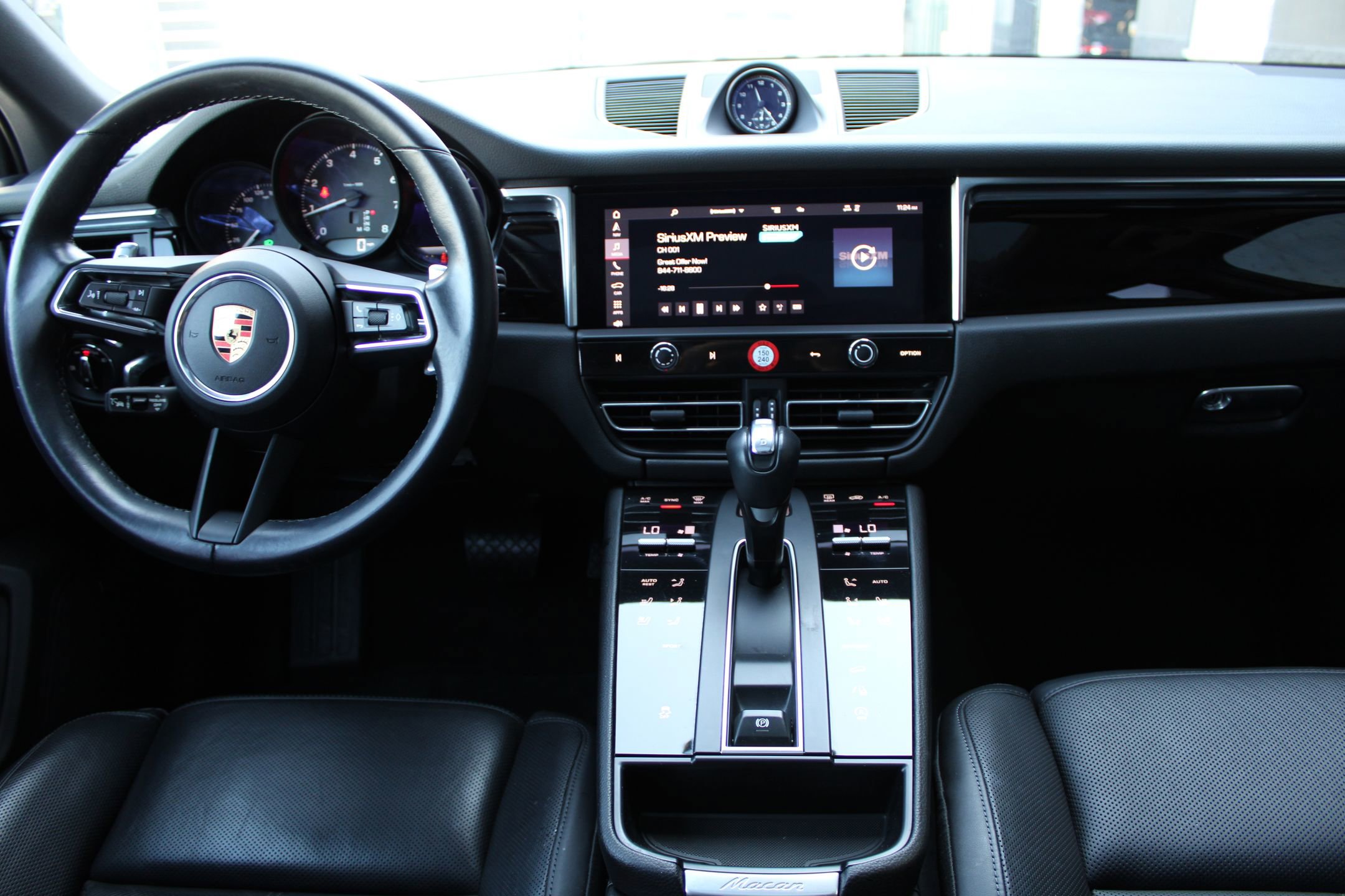 2024 Porsche Macan T photo 20
