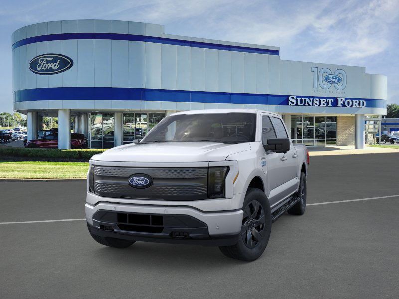 2025 Ford F-150 Lightning photo 2