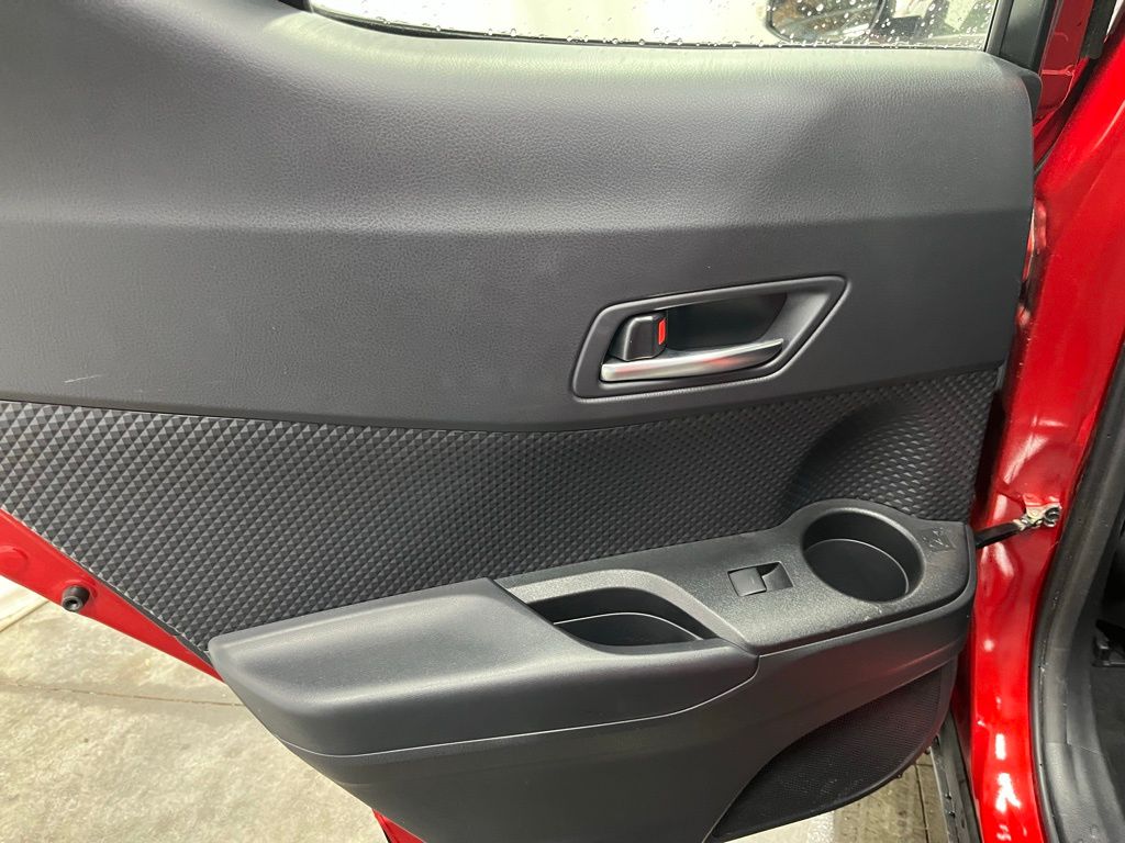 2020 Toyota C-HR XLE photo 20