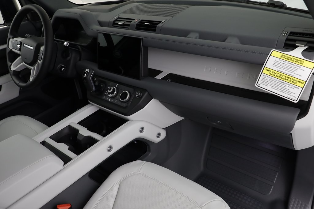 2025 Land Rover Defender 130 S photo 23