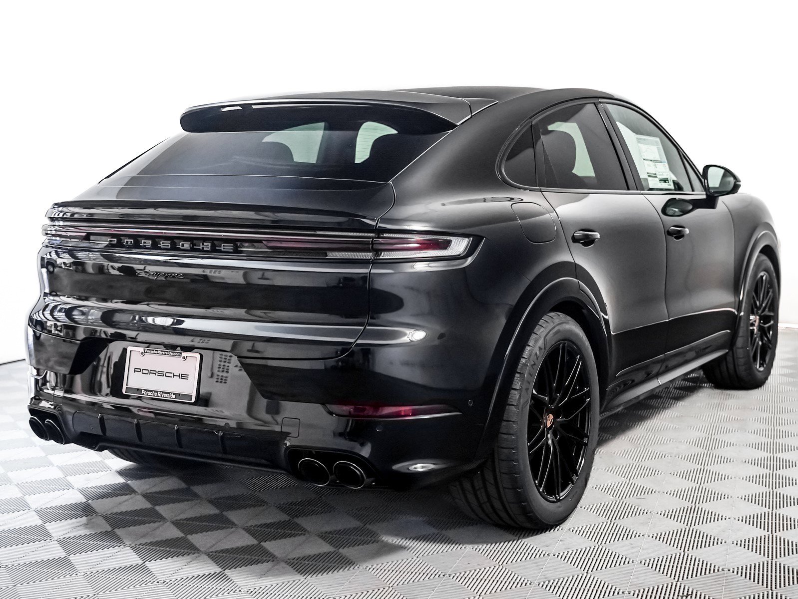 2025 Porsche Cayenne Coupe photo 9