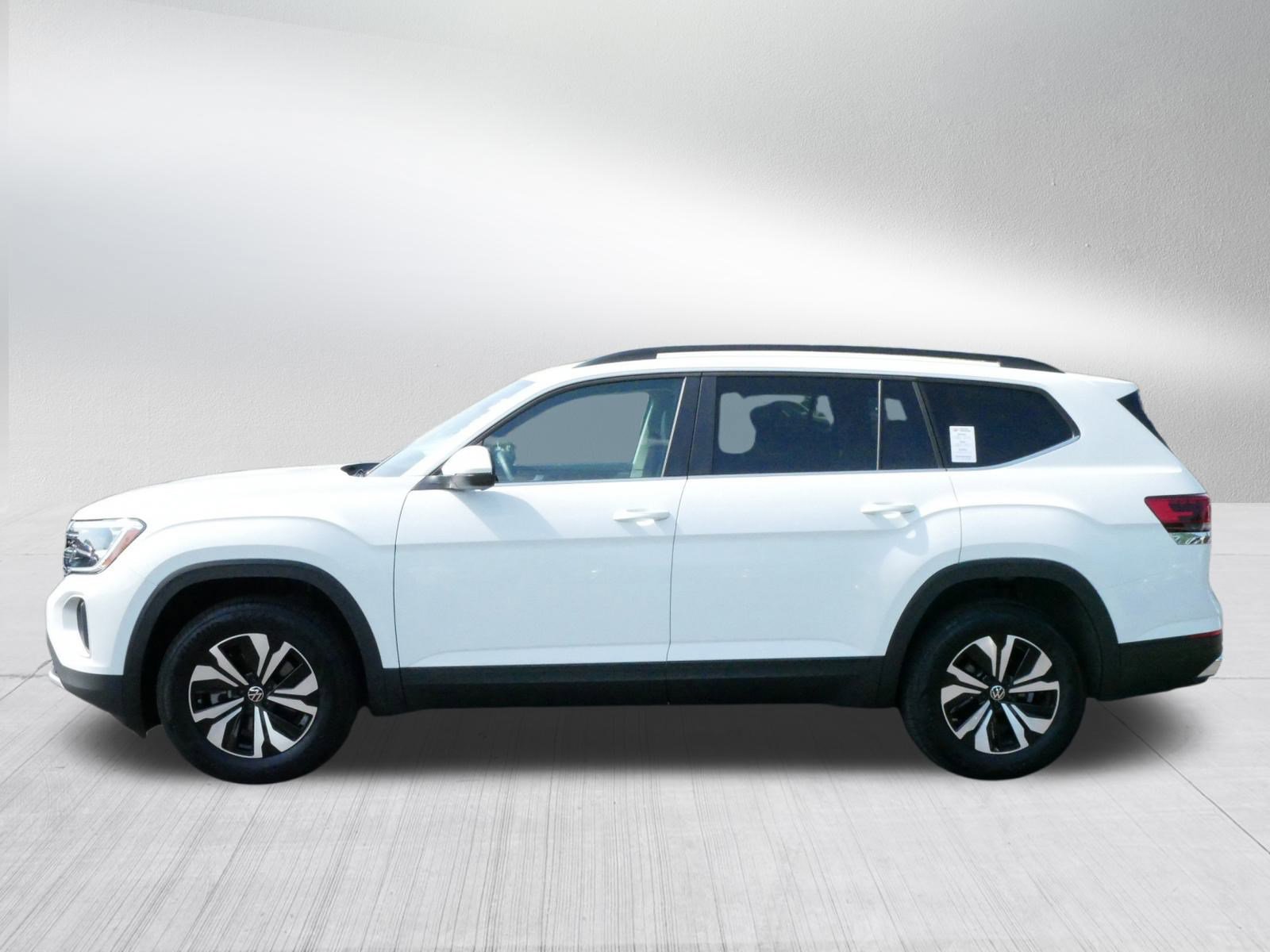 2024 Volkswagen Atlas SE photo 4