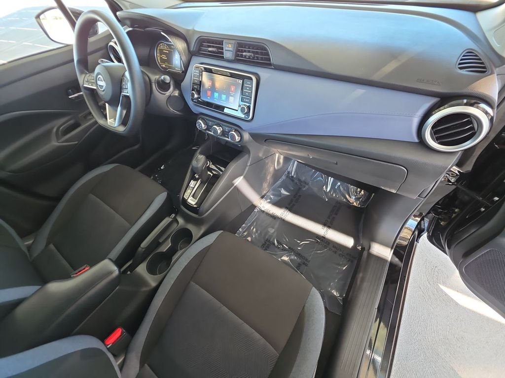 2024 Nissan Versa SV photo 28