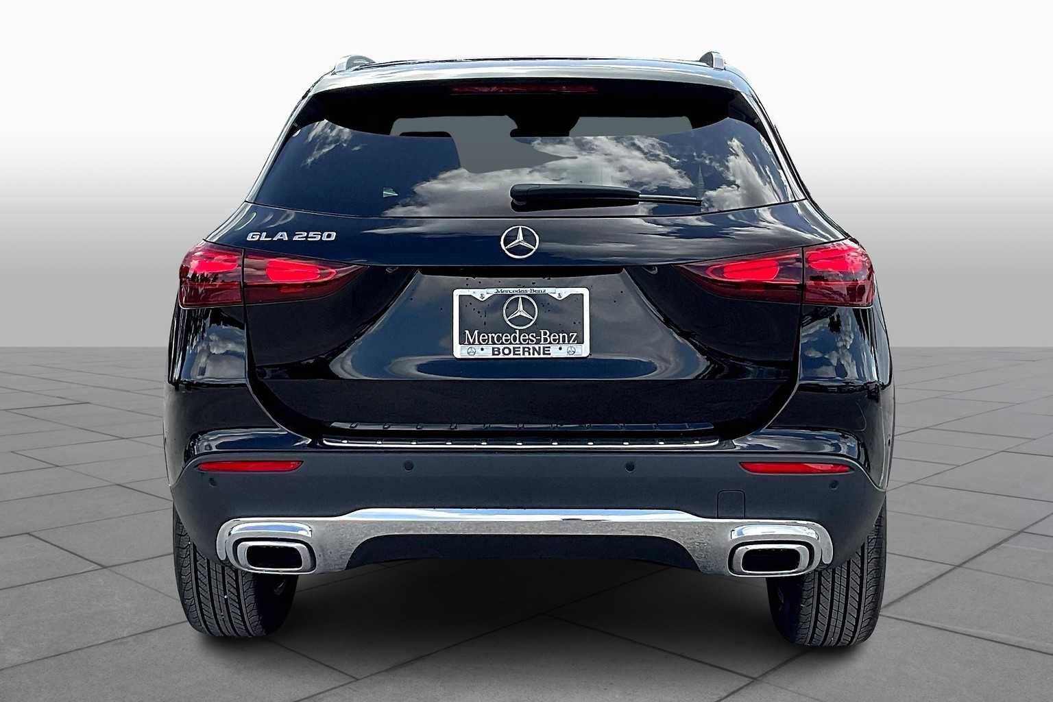 2025 Mercedes Benz GLA 250 photo 4