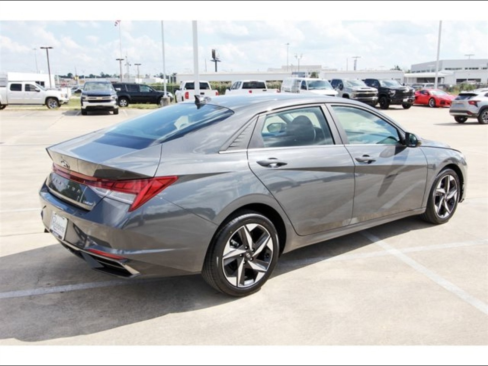 2023 Hyundai Elantra Limited - 5