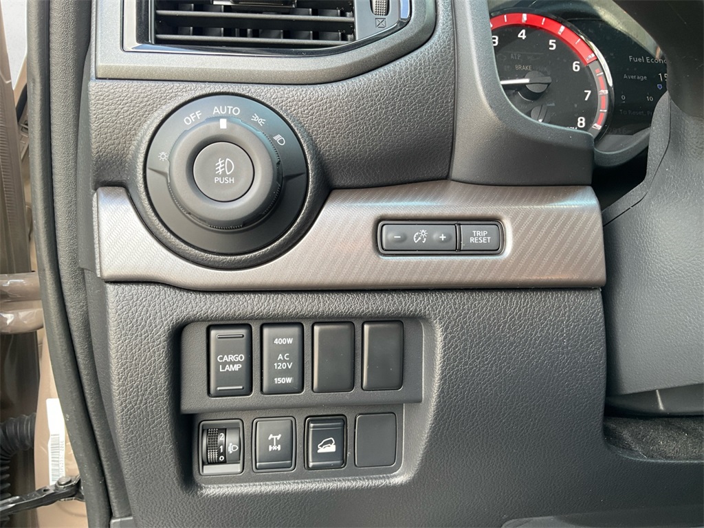 2023 Nissan Titan PRO-4X photo 11
