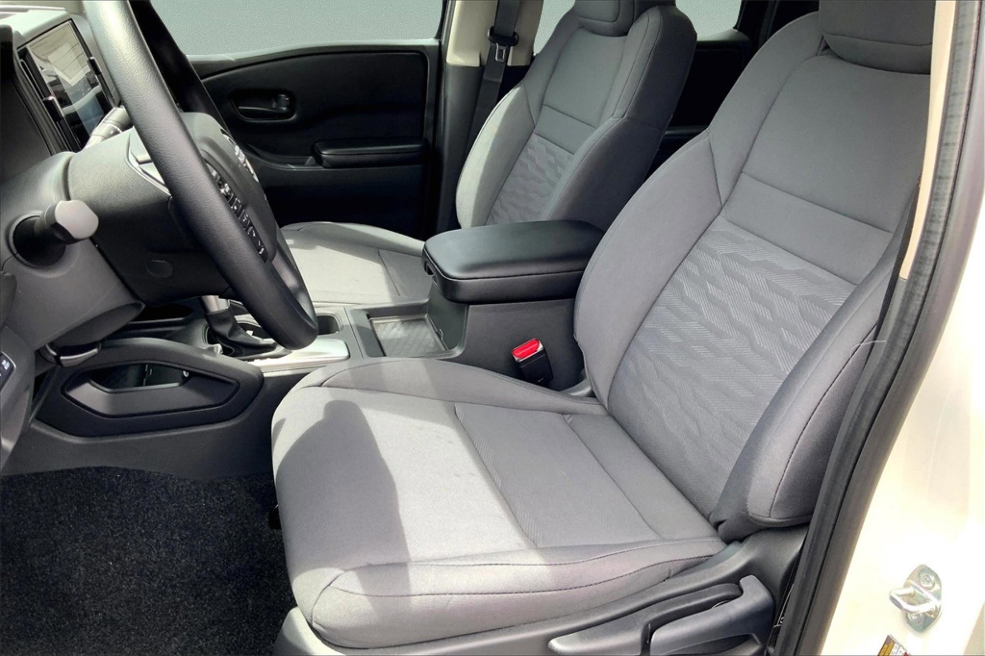 2025 Nissan Frontier S photo 9
