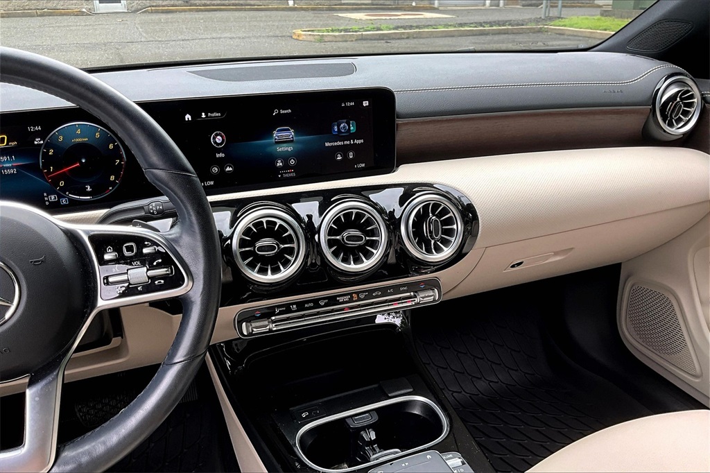 2023 Mercedes Benz CLA 250 4MATIC photo 6