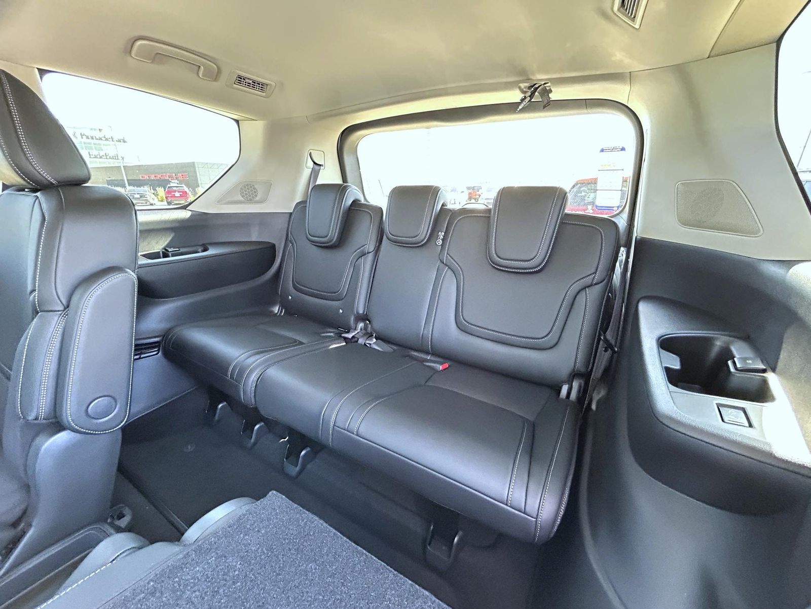 2026 Infiniti QX80 Pure photo 12