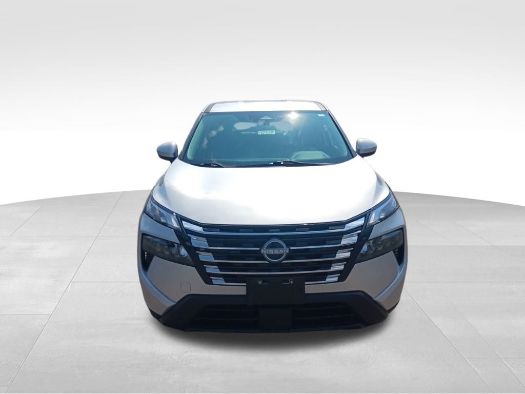 2024 Nissan Rogue SV photo 6