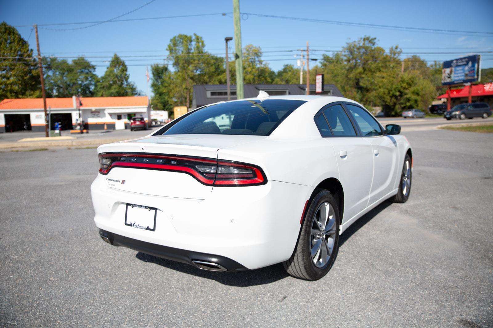 2023 Dodge Charger SXT photo 3