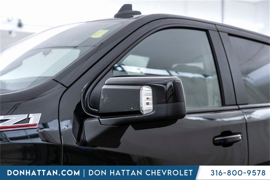 2026 Chevrolet Silverado RST photo 32
